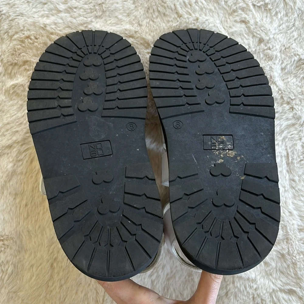 White and black chunky buckle sandals, size 8 - Picture 8 of 8